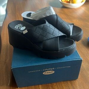 Dr Scholl's checkin High black wedges size 6 NIB